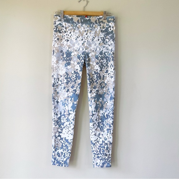 Spanx Jean-ish Ankle Leggings in Blue Abstract Floral Size L - Picture 6 of 12